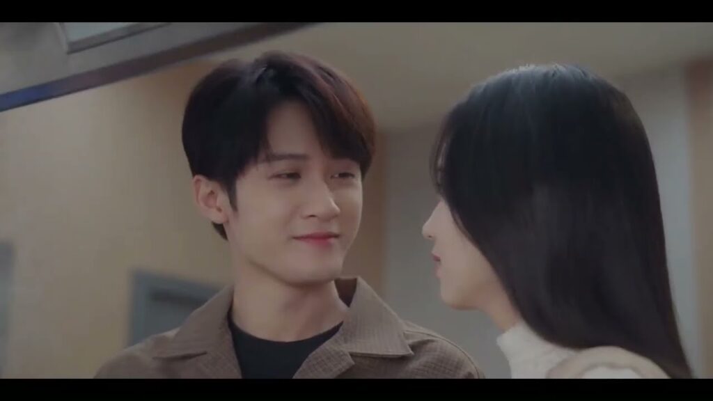 , يعامل حبيبته بصورة خاصة ومختلفة عن الآخرين ( احبني و احب صوتي )