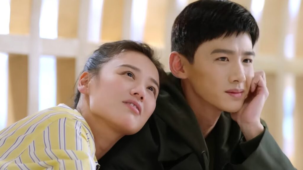 يعلم الحبيبان تقنيات الحب للآخرين ويظهران عواطفهما علنًا💖مشهد رومانسي من "أنت بطلي"