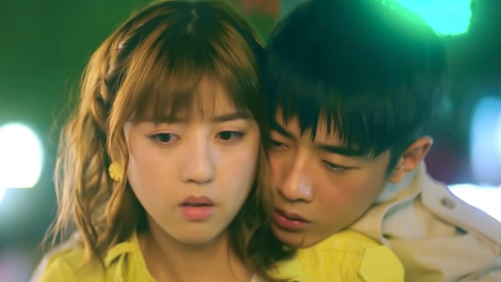 لن أسمح لأي شخص بأن يأخذك بعيدًا عني مرة أخرى❤️مشهد رومانسي من "حبك ينيرني"