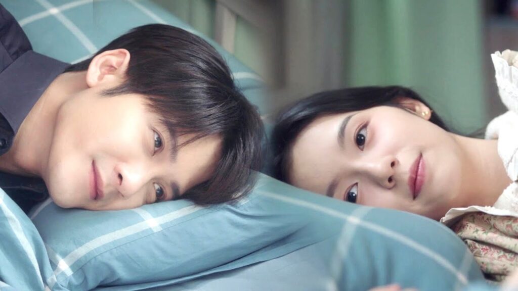 تستيقظ و ترى حبيبها امامها في الصباح ( أحبني و أحب صوتي)