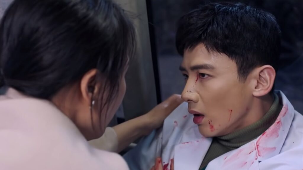 يتظاهر بأنه طبيب لإنقاذ حبيبته التي لم يرها لعامين فيتأذى من أجلها💖مشهد من “أنت بطلي” يتظاهر بأنه طبيب لإنقاذ حبيبته التي لم يرها لعامين فيتأذى من أجلها💖مشهد من "أنت بطلي"