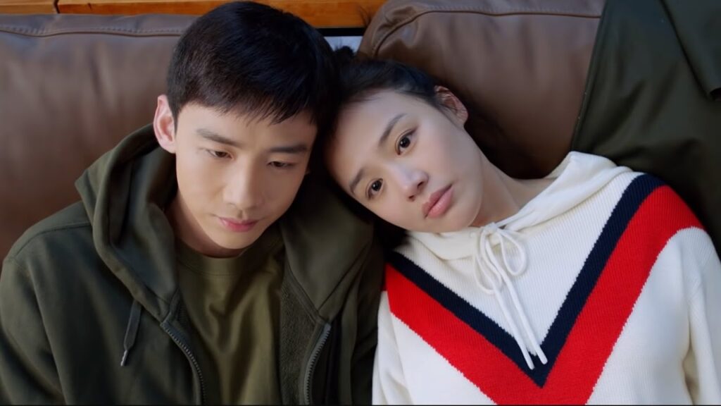 يلمح حبيبها برغبته في النوم معها ولكنها ببساطة....💖مشهد رومانسي من "أنت بطلي"