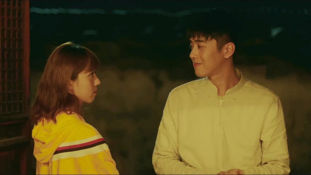 يحكي لحبيبته قصته المؤلمة فتعانقه عطفًا عليه❤️❣️مشهد رومانسي من “حبك ينيرني” يحكي لحبيبته قصته المؤلمة فتعانقه عطفًا عليه❤️❣️مشهد رومانسي من "حبك ينيرني"