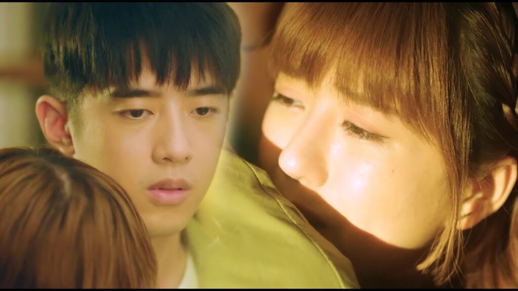 يؤذي فتاته أكثر بدلًا من تهدئتها بسبب سوء فهم😭💔مشهد حزين من "حبك ينيرني"