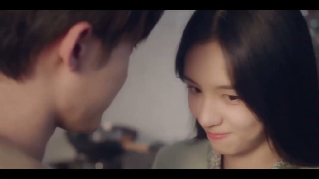 تهمس في أذنـه كم اشتقت لي ؟ فيكون جوابـه قبـلة ( احبني و احب صوتي ) تهمس في أذنـه كم اشتقت لي ؟ فيكون جوابـه قبـلة ( احبني و احب صوتي )