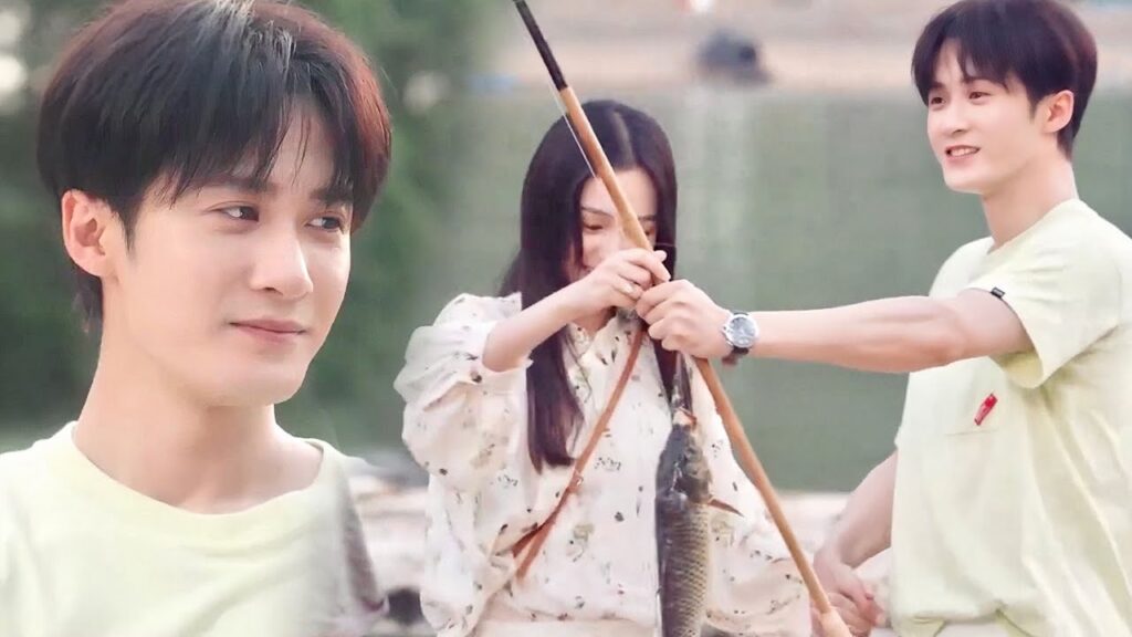 هو من اصطاد السمـكة لكنها سعيدة اكثر منـه  ( احبني و احب صوتي )