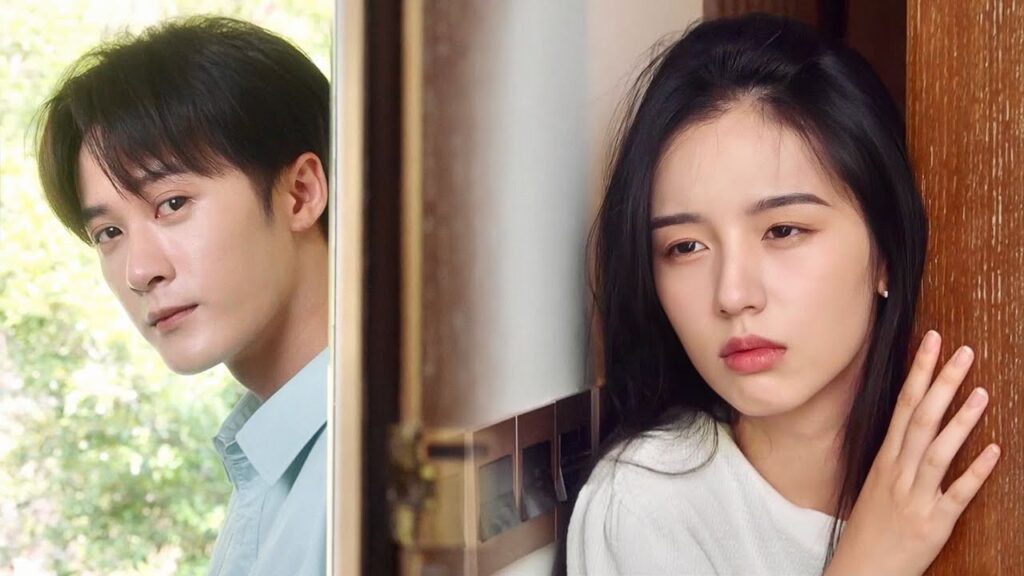 تفتح الباب لحبيبها وهي شبـه نائمـة و شعرها مبعثـر  ( احبني و احب صوتي )