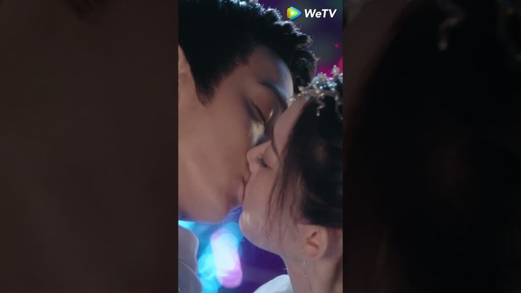 قبلة لطيفة من نسر الثلج إلى جينغ تشيو! 🥰❤️ #雪鹰领主 #لورد_نسر_الثلج #snoweaglelord