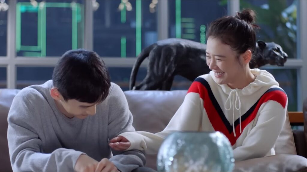 رد فعل بطلنا عندما يكتشف أن حبيبته تأخذ رجل غريب للسفر معهما😅😅مشهد رومانسي من "أنت بطلي"