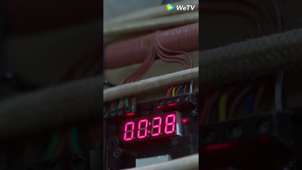 شيتشوان يخاطر بحياتها من أجل شولاي! 🥹💖💖 #chinesedrama #دعني_أضيئك #adatewiththefuture  #照亮你