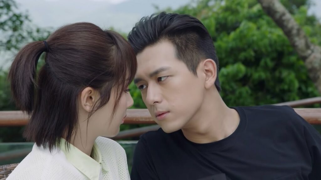 يستسلم لمشاعره فيستعد لتقبيل فتاته ولكن...❤️مشهد رومانسي من "هيا هيا يا الحبار"