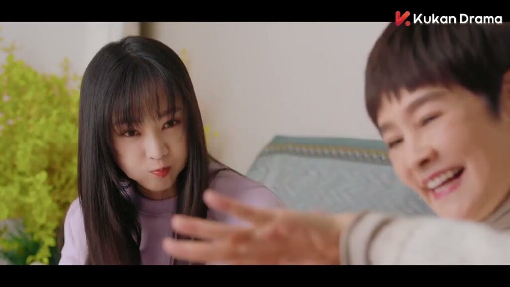 تذهب إليه كي تعترف ولكنه يحبسها في النادي