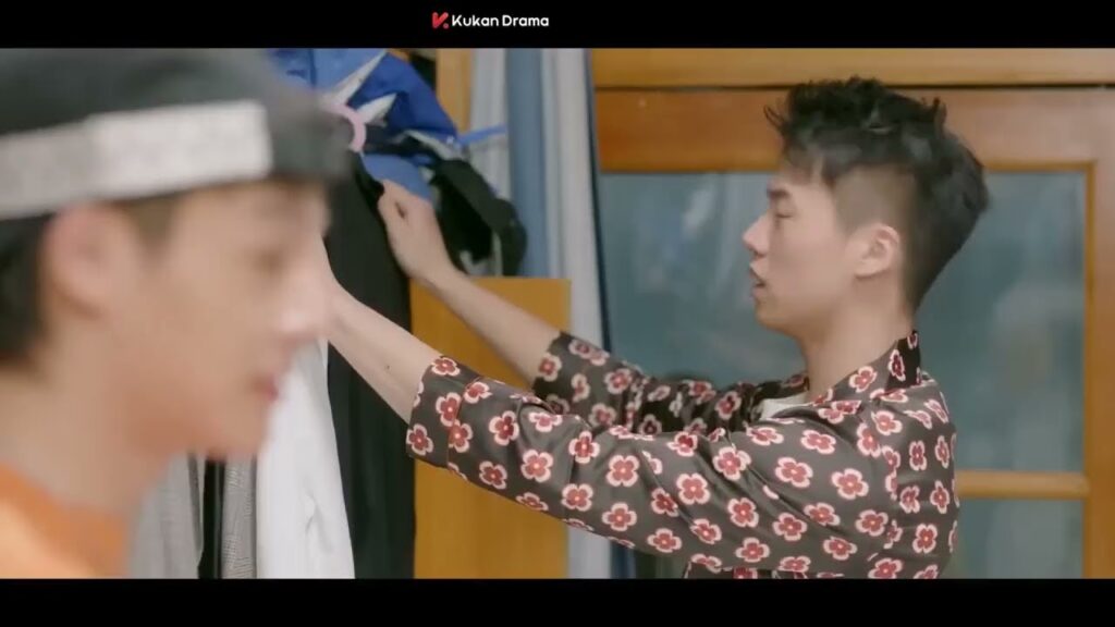 مضحك دخل عليهم بموقف محرجٍ