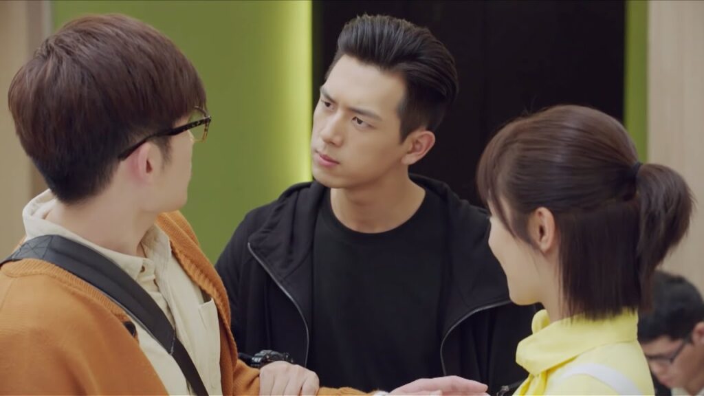 يغار الرئيس على فتاته عندما يراها مع منافسه في الحب❤️😍مشهد رومانسي من "هيا هيا يا الحبار"