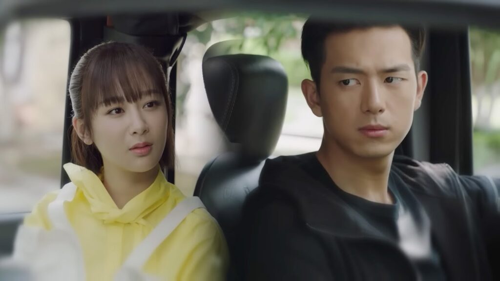 يحبها أكثر ولكن يبدو أنه لا يمتلك الشجاعة😔😔مشهد من "هيا هيا يا الحبار"