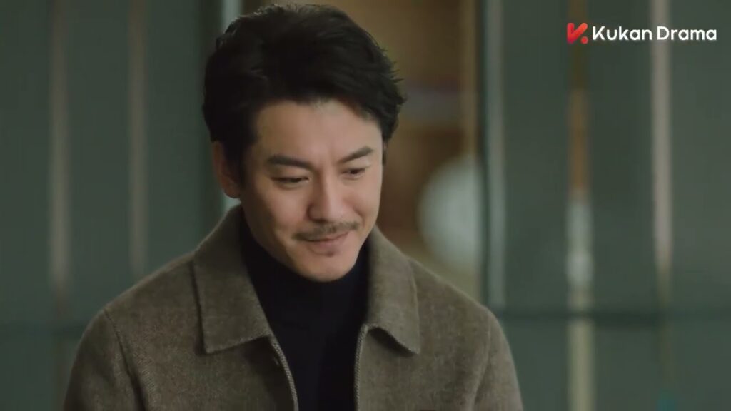 يحاول ان يعتذر لزوجتة لكي ترجع اليه