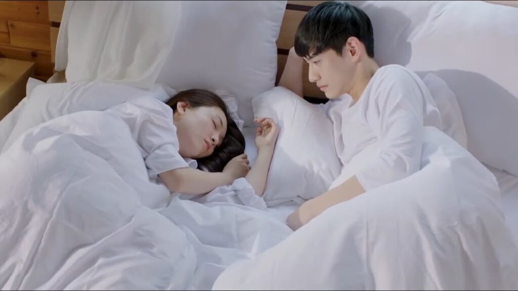 "سأكون مسؤولًا عنك" يقضيان الليلتين معًا في كهف بالخارج❤️مشهد رومانسي من "حبيبي المذهل"