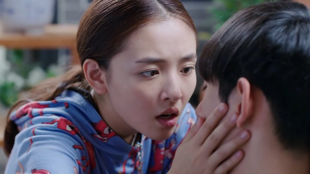 كانت يائسة لفعل هذا ومع ذلك يُمسك بها💔😔مشهد حزين من "حبيبي المذهل"