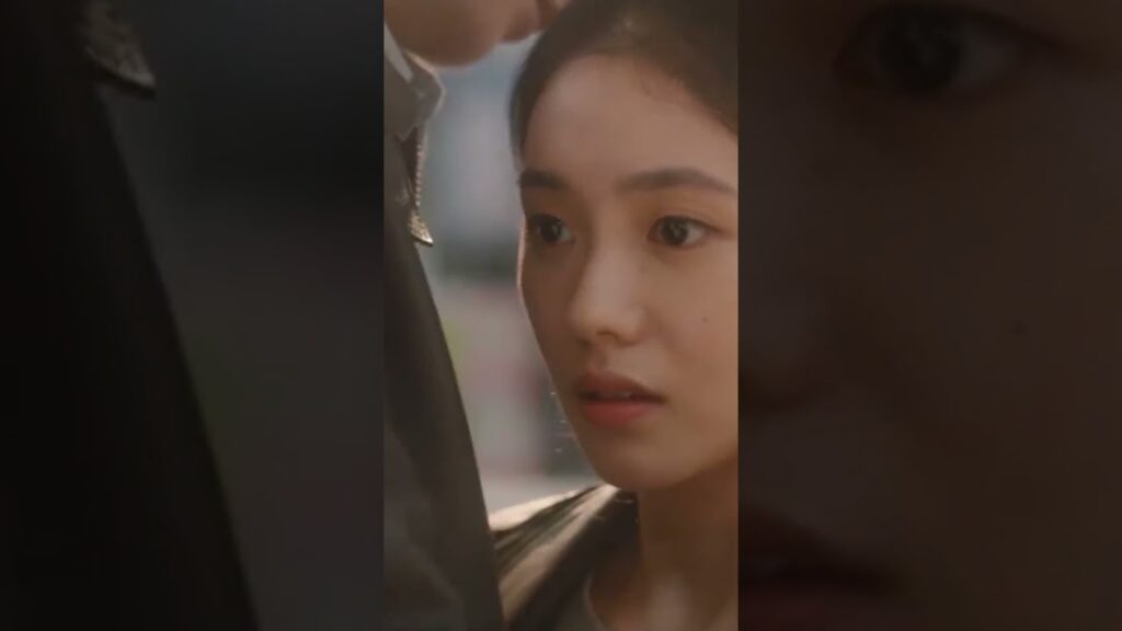 البطل يساعد البطلة في اللباس؟ الاتصال الوثيق يجعل الناس يحمرون خجلا!😜#انحراف #Derailment #youku