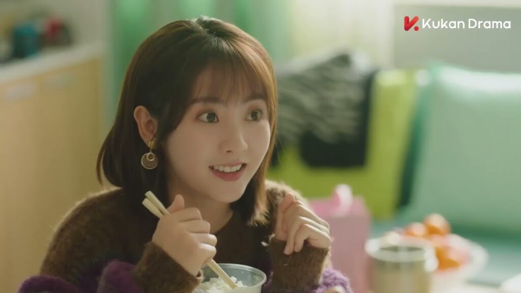 يتنكر بهيئة امرأة لكي يدخل حرم الفتيات الجامعي