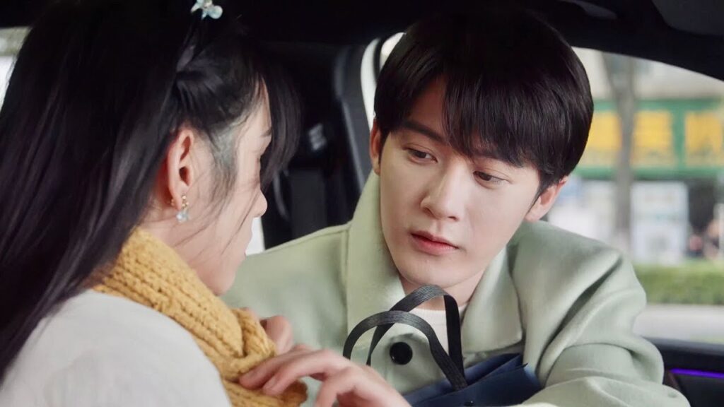 لمسات الحب اللطيفة التي تجعلنا نعشق الدراما  ( احبني و احب صوتي )