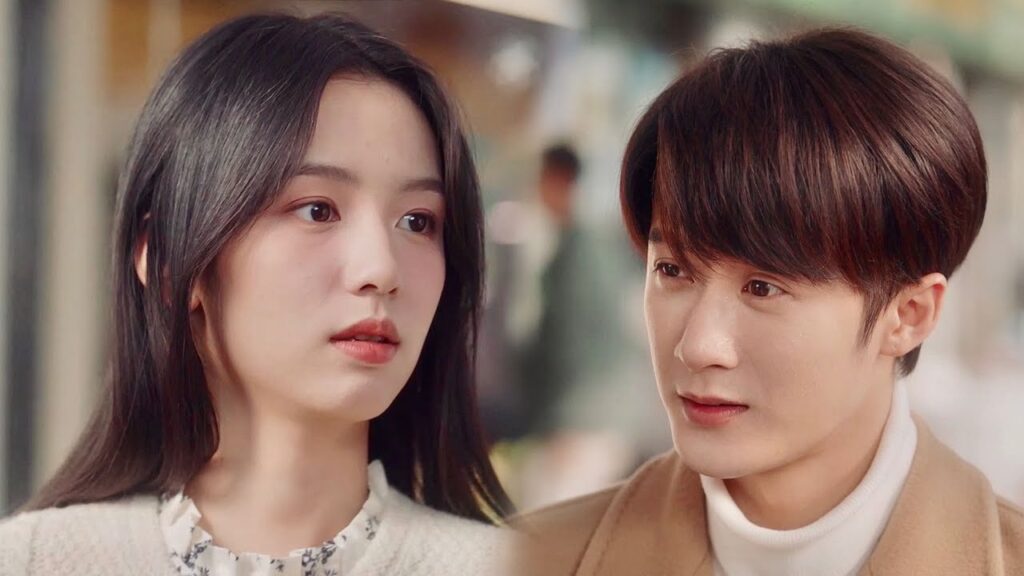 تسرق الطعام من متجر عائلتها و تعطيه مجاناَ لحبيبها  ( احبني و احب صوتي )