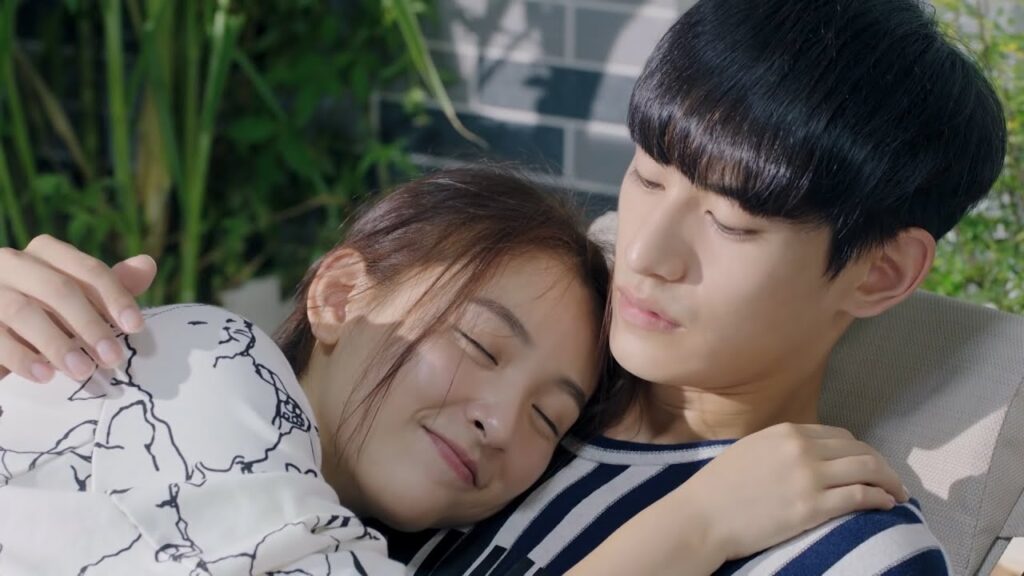 تخيره بين دفعها ومعانقتها فيختار...🤣😅مشهد مضحك من "حبيبي المذهل"