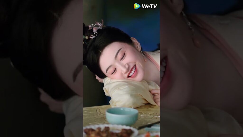 الإمبراطور وتشوه هوا يتبادلان الغزل بطريقة لطيفة للغاية! 🥰 #chinesedrama #thelegendofzhuohua