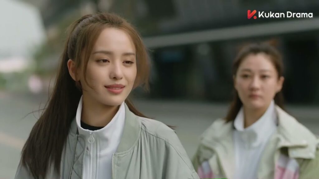 يشعر بالغيرة من المدرب لانه يتحدث مع فتاته