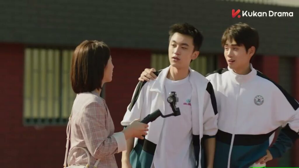 يسقط و يجرح قدمه أثناء التمرين