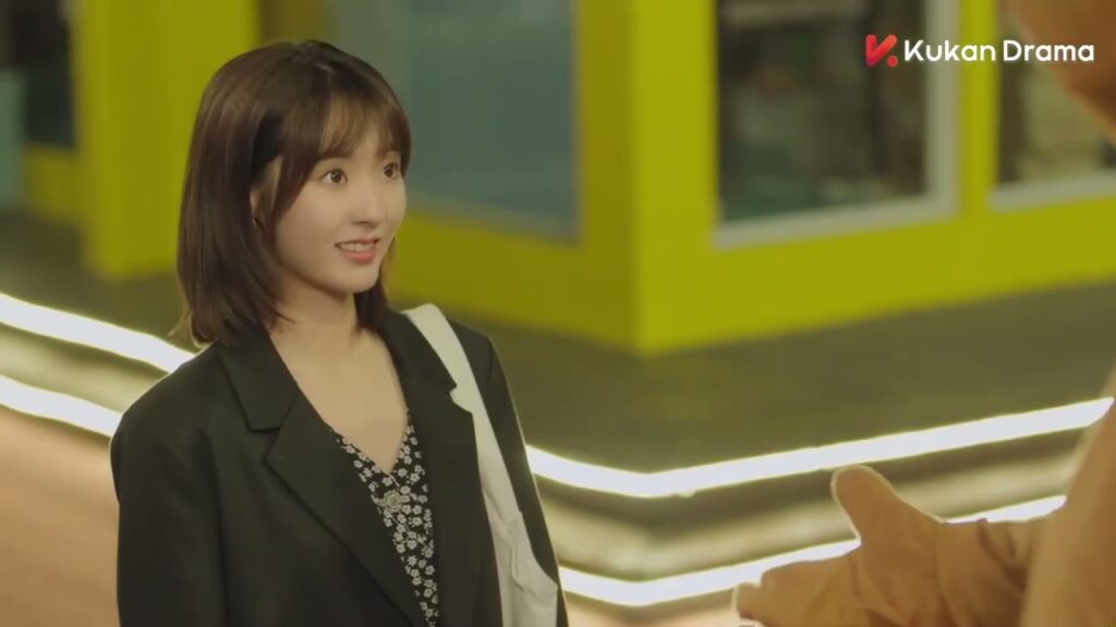 يتنكر بهيئة دب لكونه خجول و يعترف لها بحبه