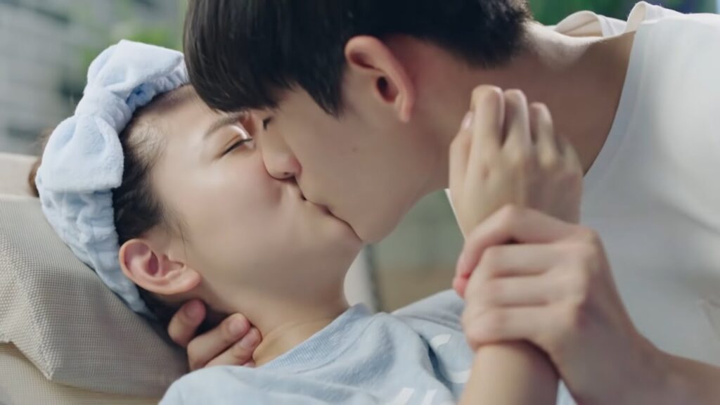 تخبره بأنها لا تحتاجه فيقبلها بقوة💖مشهد رومانسي من "حبيبي المذهل"