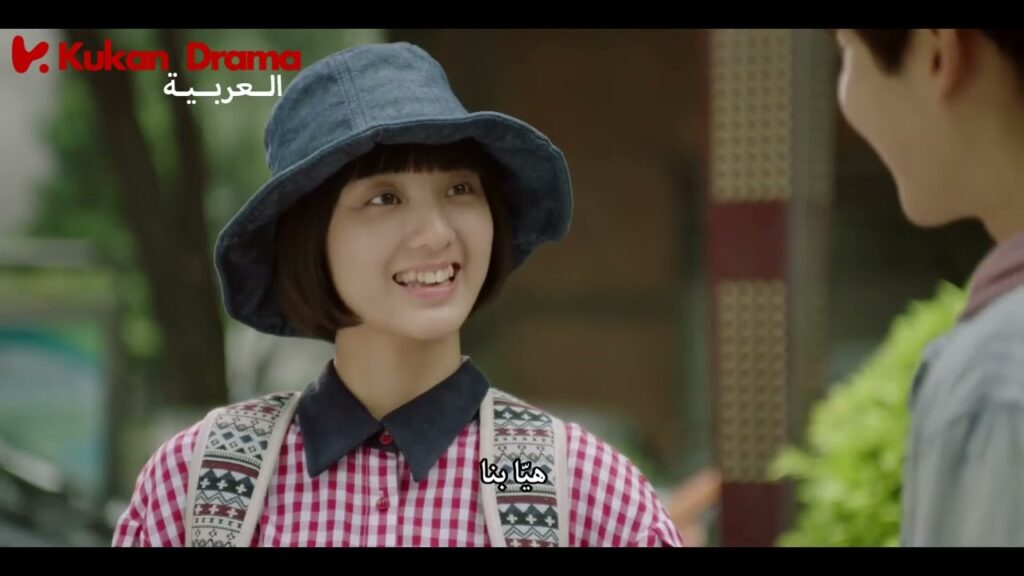 الفتي الوسيم غاضب لان السماعه التي اشتراها تالفه الفتي الوسيم غاضب لان السماعه التي اشتراها تالفه