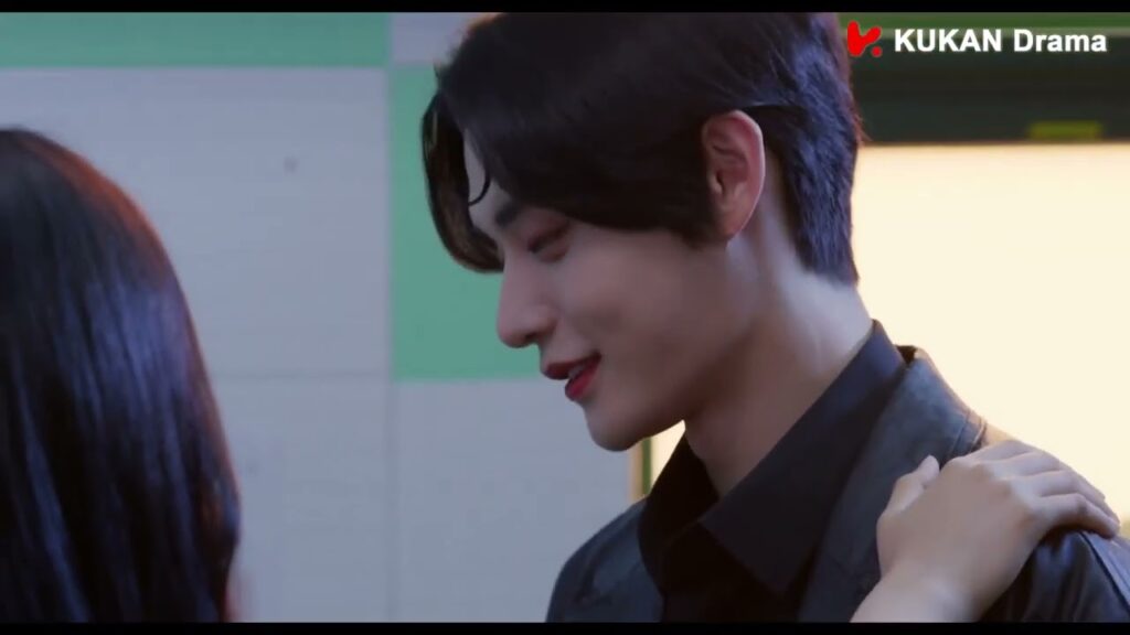 يحاول خطيب يون سو امتصاص دمه لكنها تنقذه يحاول خطيب يون سو امتصاص دمه لكنها تنقذه