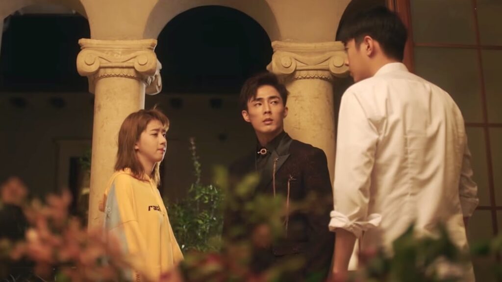 يغار الرئيس عندما يرى فتاته برفقة رجل آخر | مشهد من مسلسل “حبك ينيرني” يغار الرئيس عندما يرى فتاته برفقة رجل آخر | مشهد من مسلسل "حبك ينيرني"