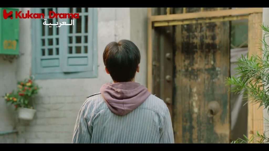 البطلة تخضع للعلاج وتتألم ويقوم الفتي الوسيم بمساعدتها البطلة تخضع للعلاج وتتألم ويقوم الفتي الوسيم بمساعدتها