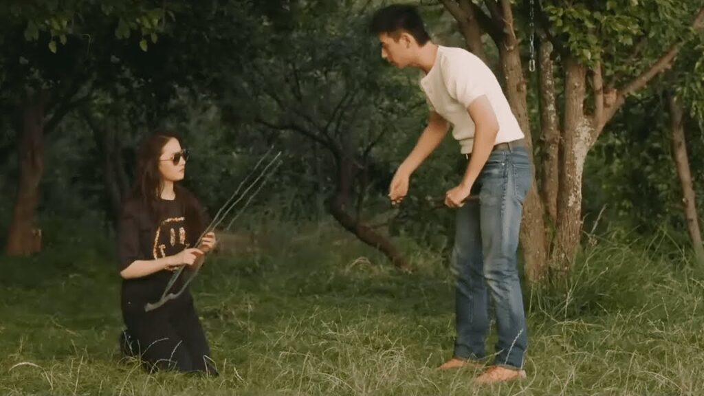 يدعو الجميع للتخييم فقط لأنه يريد الذهاب في موعد مع فتاته | مقطع رومانسي من”قابل ذاتك يدعو الجميع للتخييم فقط لأنه يريد الذهاب في موعد مع فتاته | مقطع رومانسي من"قابل ذاتك