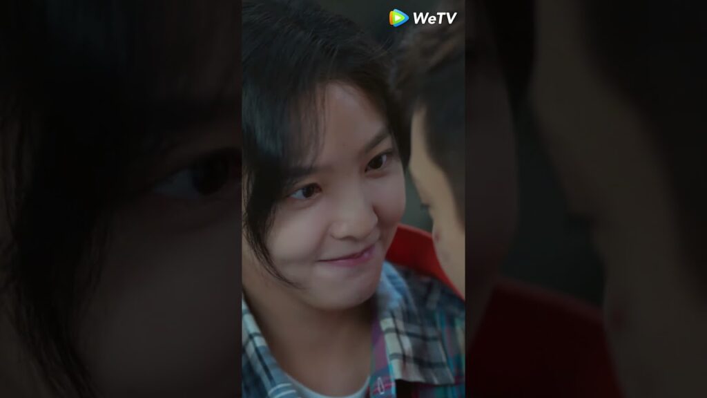 ماذا ستهديه؟🤔 #chinesedrama #adatewiththefuture #照亮你 #دعني_أضيءك #shorts