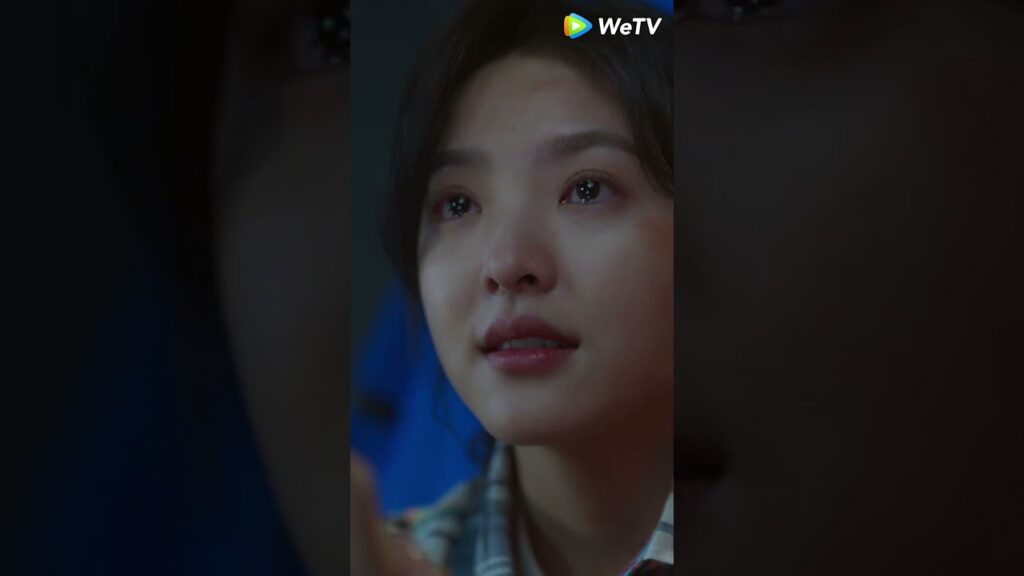 تبكي لأن حبيبها مريض😥 #chinesedrama #adatewiththefuture #照亮你 #دعني_أضيءك #shorts