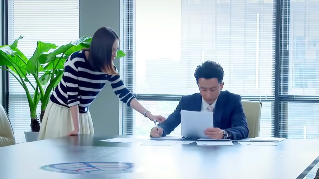 تتودد الفتاة المسكينة للمدير المستبد حتى لا يطردها فيرفضها ويعملها بصرامة | مشهد من “عزيزي المترجم” تتودد الفتاة المسكينة للمدير المستبد حتى لا يطردها فيرفضها ويعملها بصرامة | مشهد من "عزيزي المترجم"