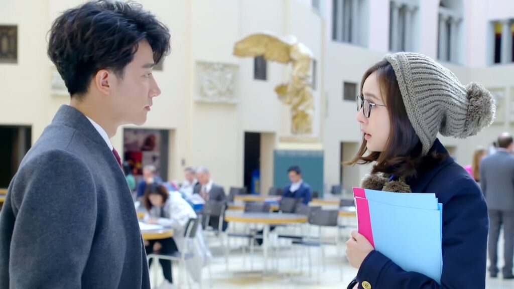 في أول لقاء بينهما يهينها بشدة مما يغضبها وتقرر الانتقام منه | مشهد من مسلسل "عزيزي المترجم"