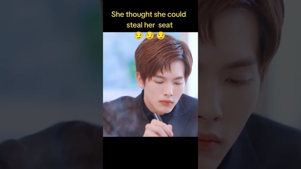 ظنت أنها تستطيع سرقة مقعدها🤔 هذا هو مقعد حبيبته😎#PleaseFeelAtEaseMrLing #一不小心捡到爱 #youku ظنت أنها تستطيع سرقة مقعدها🤔 هذا هو مقعد حبيبته😎#PleaseFeelAtEaseMrLing #一不小心捡到爱 #youku