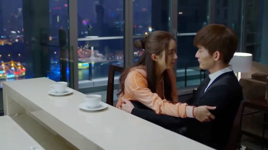 يحب الرئيس البطلة كثيرًا فمن أجل حمايتها يرافقها مباشرة من وإلى العمل | مشهد من مسلسل “أنا وسيدي” يحب الرئيس البطلة كثيرًا فمن أجل حمايتها يرافقها مباشرة من وإلى العمل | مشهد من مسلسل "أنا وسيدي"