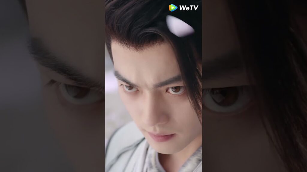 أُعجبت به عندما أنقذها 🤩 #chinesedrama #snoweaglelord #shortvideo #لورد_نسر_الثلج #shorts