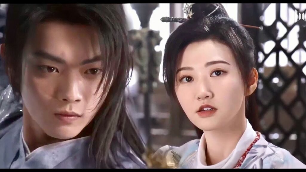 تعزف له الفتاة الحسناء وهو يقوم بأداء مهارات السيف  ( ارض عجائب الحب )