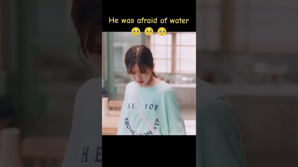 كان خائفا من الماء 😢😢هي أنقذته 🫶 #PleaseFeelAtEaseMrLing #一不小心捡到爱 #youku
