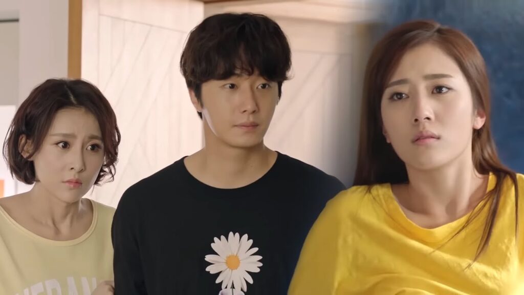 تدخل فتاته غرفة نومه فترى حبيبته السابقة على سريره فتتركه وترحل😲مشهد من "أكاذيب الفتيات"