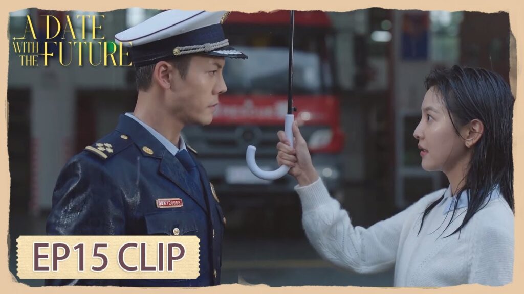 عناق تحت المطر | مقطع من الحلقة 15 "دعني أضيءك " | WeTV