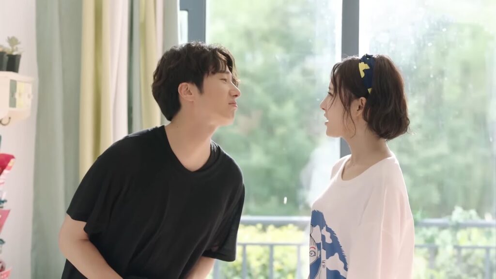 يحبها للغاية لدرجة أنه يتحمل معاملة عائلتها السيئة له😂مشهد مضحك من "أكاذيب الفتيات"