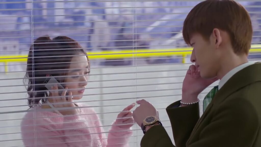 تعرف البطلة أخيرًا مدى حب الرئيس لها فتتأثر لدرجة البكاء | مشهد من مسلسل "‫أنا وسيدي"